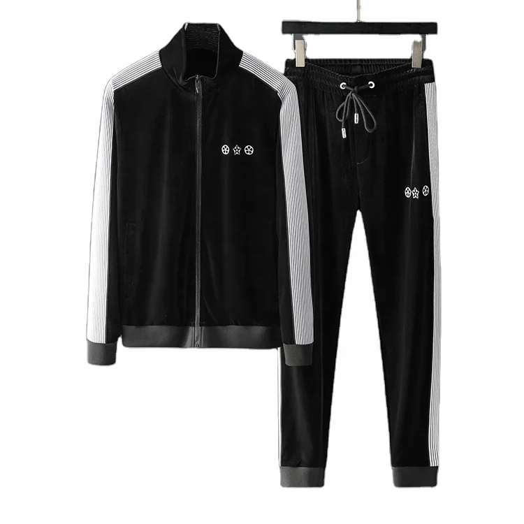 Stitching round neck fashion casual sweater suit spring and autumn men's European and American suits
Stitching round neck fashion casual sweater suit spring and autumn men's European and American suits