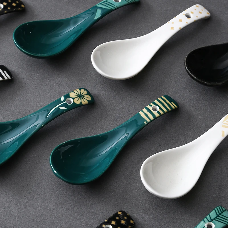 Latest model of ceramic spoon with Japanese style and decals
Latest model of ceramic spoon with Japanese style and decals
