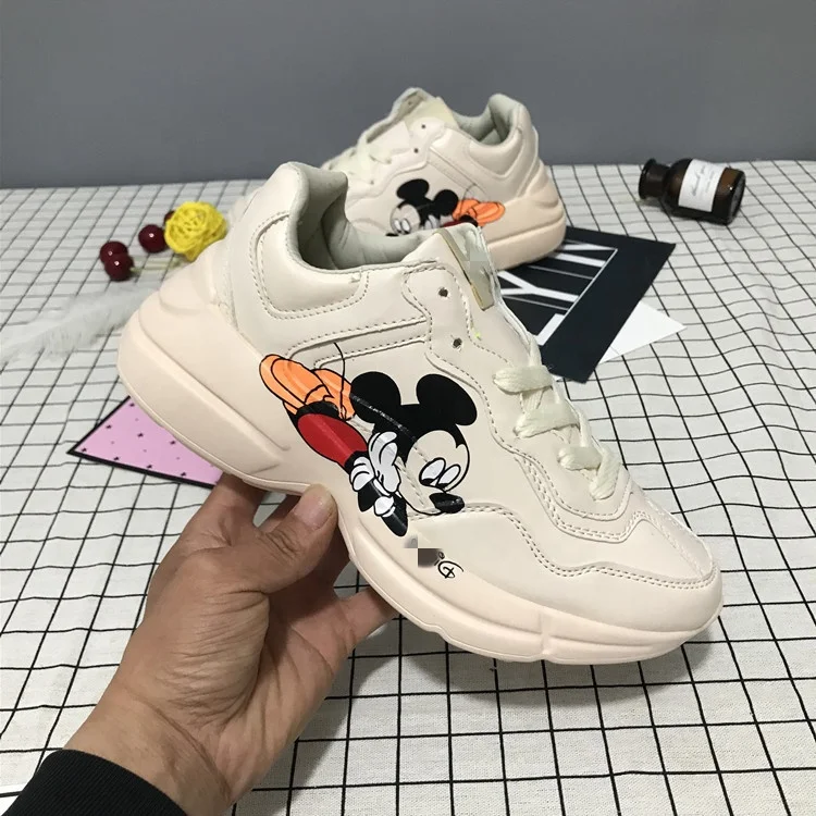 Top Brand Thick Sole Old Dad Shoes Fashion Mickey Print Women Men Ladies Shoes Big Large Size Chunky Lace Sports White Sneakers
Top Brand Thick Sole Old Dad Shoes Fashion Mickey Print Women Men Ladies Shoes Big Large Size Chunky Lace Sports White Sneakers