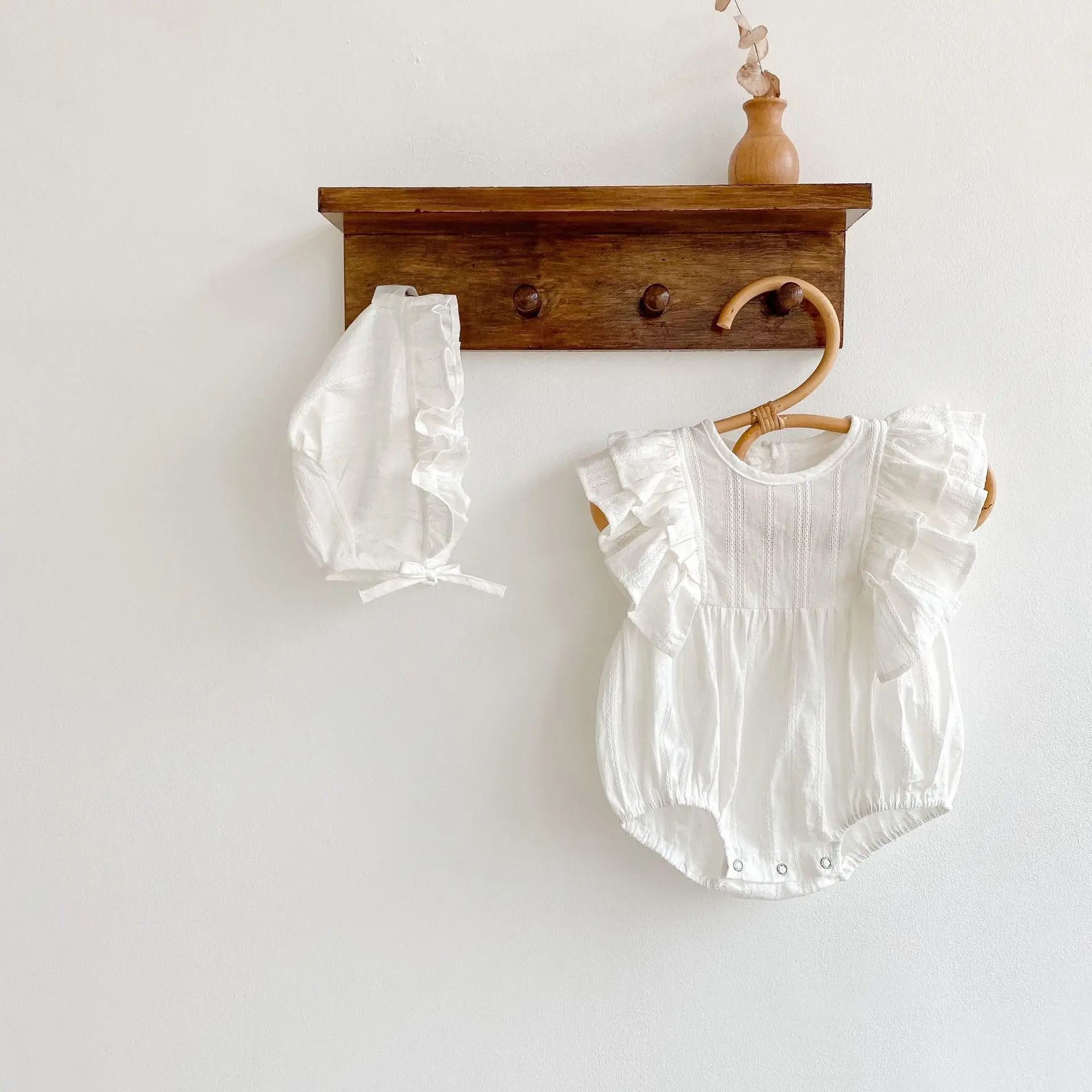 ins 2021 summer rompers baby girl romper baby clothes cotton flying sleeves jacquard rompers jumpsuits crawling clothes
ins 2021 summer rompers baby girl romper baby clothes cotton flying sleeves jacquard rompers jumpsuits crawling clothes