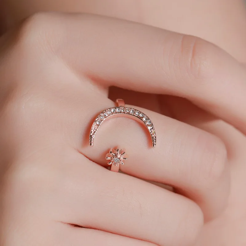Ruigang European Rose Gold Plated Rhinestone Crescent Index Finger Ring Open Crystal Star Moon Rings
Ruigang European Rose Gold Plated Rhinestone Crescent Index Finger Ring Open Crystal Star Moon Rings