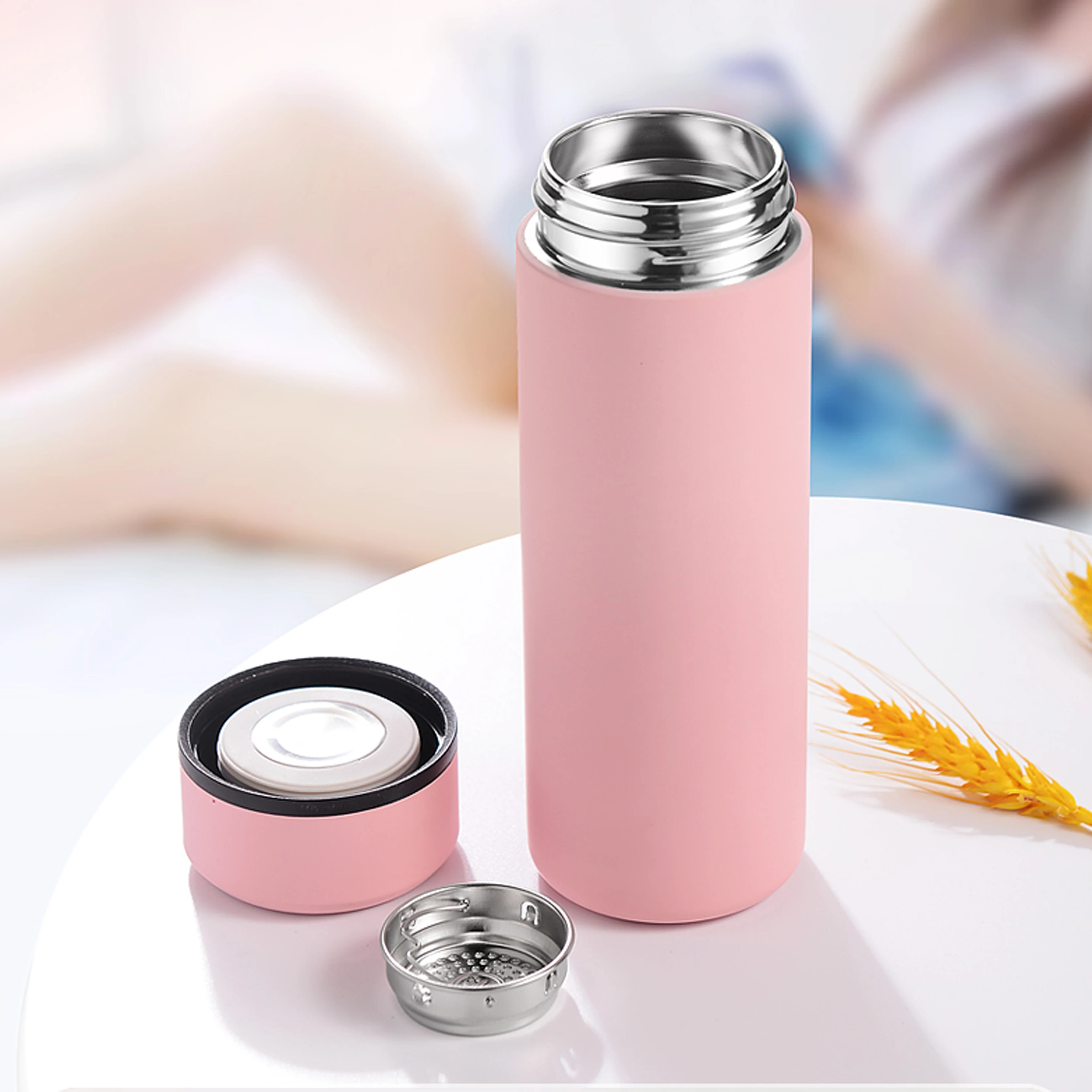 2021 bottle LCD Touch Screen temperature vacuum flasks smart insulation cup water bottle private label led digital with cups
2021 bottle LCD Touch Screen temperature vacuum flasks smart insulation cup water bottle private label led digital with cups