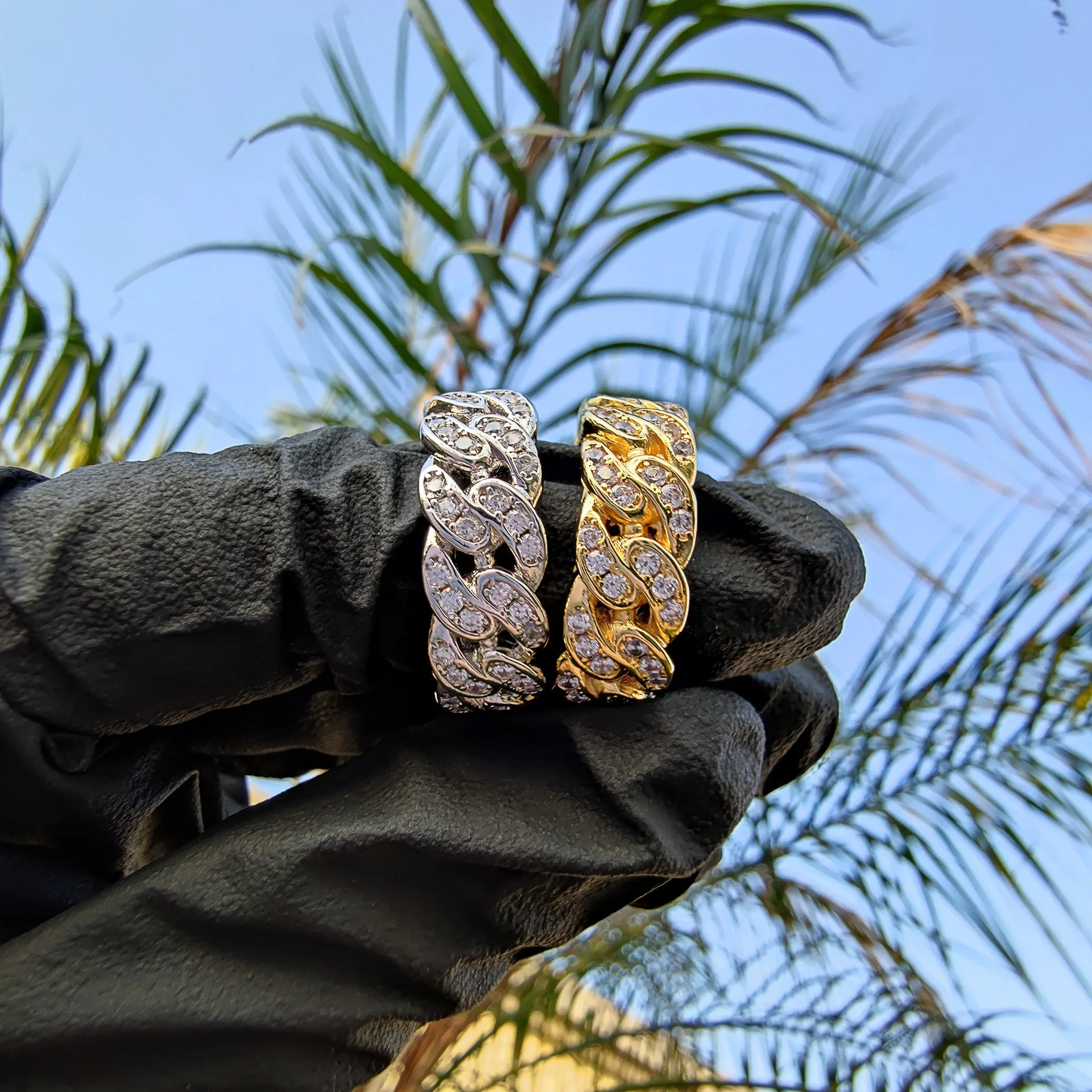 Lateefah OEM Hip Hops Jewelry Cuban Chain Gilded Diamond Men's Cuban Silver Gold Zircon Ring For Men
Lateefah OEM Hip Hops Jewelry Cuban Chain Gilded Diamond Men's Cuban Silver Gold Zircon Ring For Men