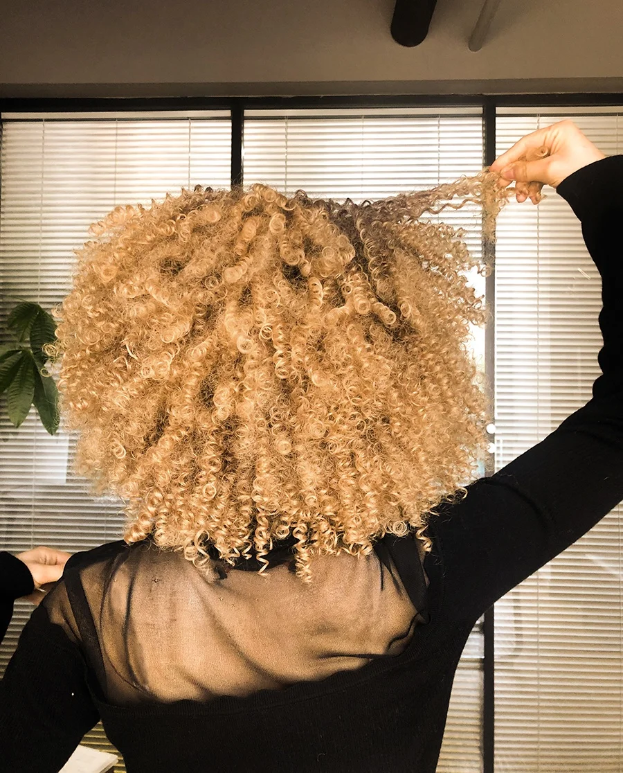 Wholesale natural black brown blonde 12colors glueless high temperature african for black women short hair curly synthetic wig, Custom color
Wholesale natural black brown blonde 12colors glueless high temperature african for black women short hair curly synthetic wig, Custom color