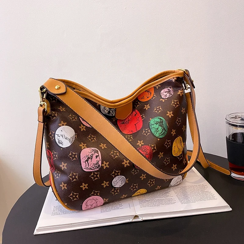 Fashionable PU flower portrait high quality ladies soft bucket messenger bag, White,brown
Fashionable PU flower portrait high quality ladies soft bucket messenger bag, White,brown