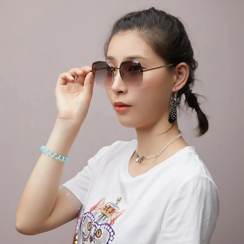 newest design rimless with metal accessories women retro all-match ready goods sunglasses
newest design rimless with metal accessories women retro all-match ready goods sunglasses