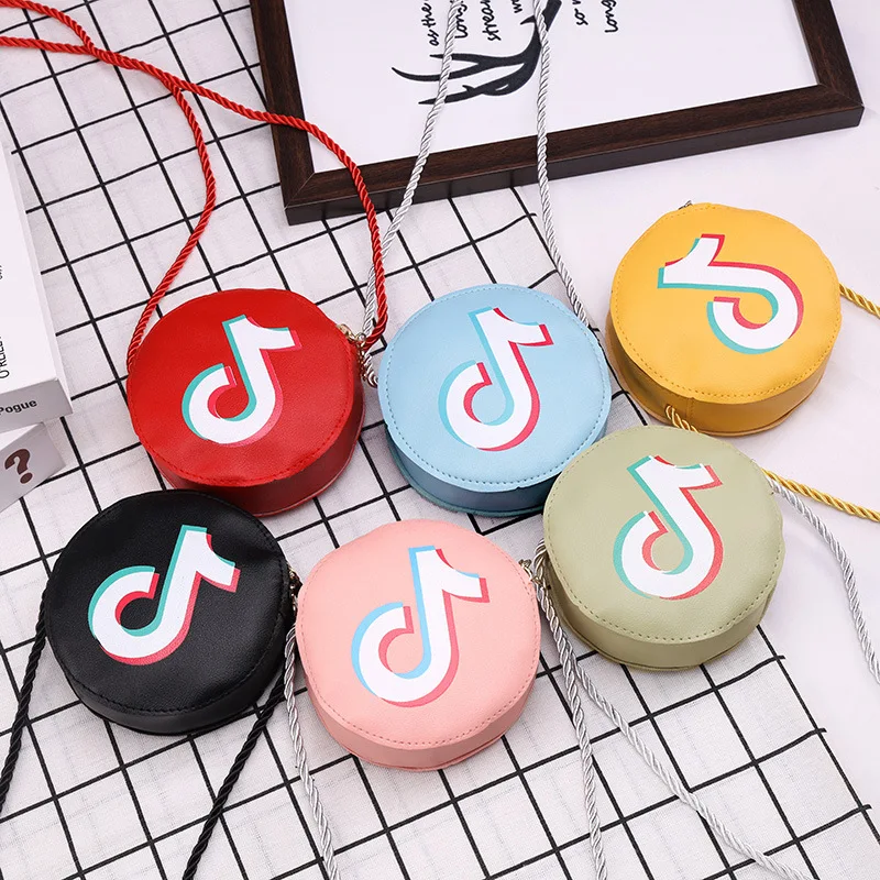 2021 hot selling tik tok small handbag purse kids messenger bag korean girls cute mini lipstick bag fashion mini purse bag
2021 hot selling tik tok small handbag purse kids messenger bag korean girls cute mini lipstick bag fashion mini purse bag