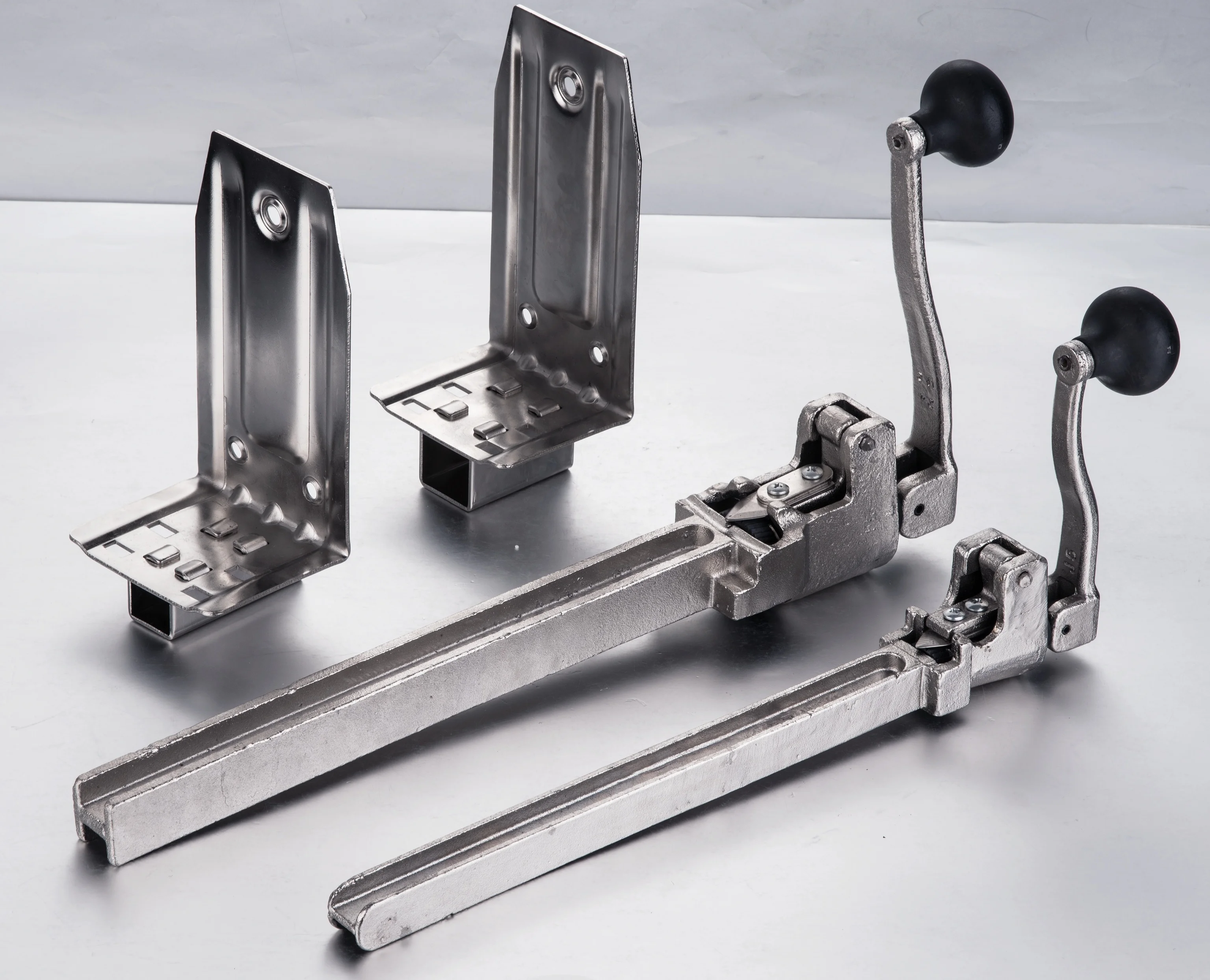 Commercial Heavy Duty Table-mounted Can Opener #1 and #2 Iron Casted
Commercial Heavy Duty Table-mounted Can Opener #1 and #2 Iron Casted