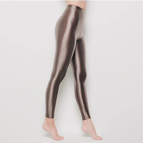 Glossy seamless sexy tight leggings yoga pants Women glitter high waist sports shorts Workout gym exercise fitness trousers
Glossy seamless sexy tight leggings yoga pants Women glitter high waist sports shorts Workout gym exercise fitness trousers