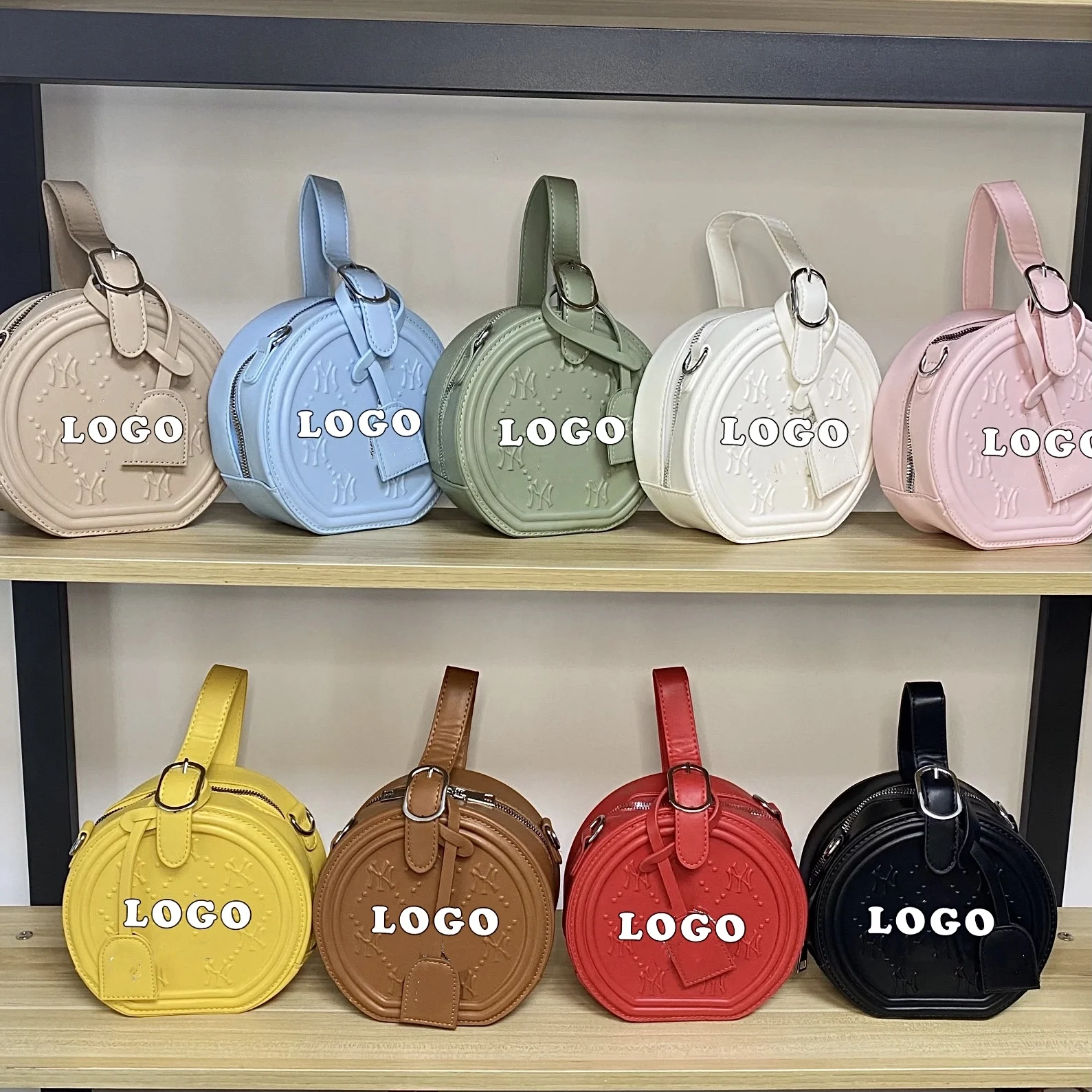 2021 New Arrival summer bag baseball hat and purse set leather bags for woman camera purse lock hand print bag
2021 New Arrival summer bag baseball hat and purse set leather bags for woman camera purse lock hand print bag