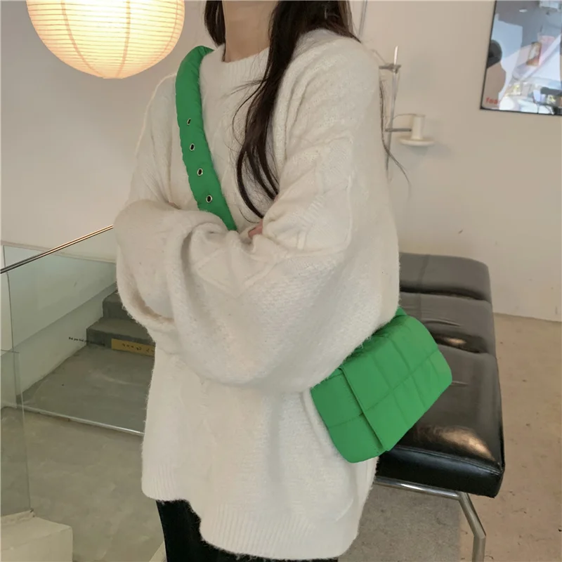 2022 Green Custom Nylon Winter Padded Handbag Shoulder Crossbody Down Cotton Women'S Custom Tote Puffer Hand Bag, Black,white,green
2022 Green Custom Nylon Winter Padded Handbag Shoulder Crossbody Down Cotton Women'S Custom Tote Puffer Hand Bag, Black,white,green