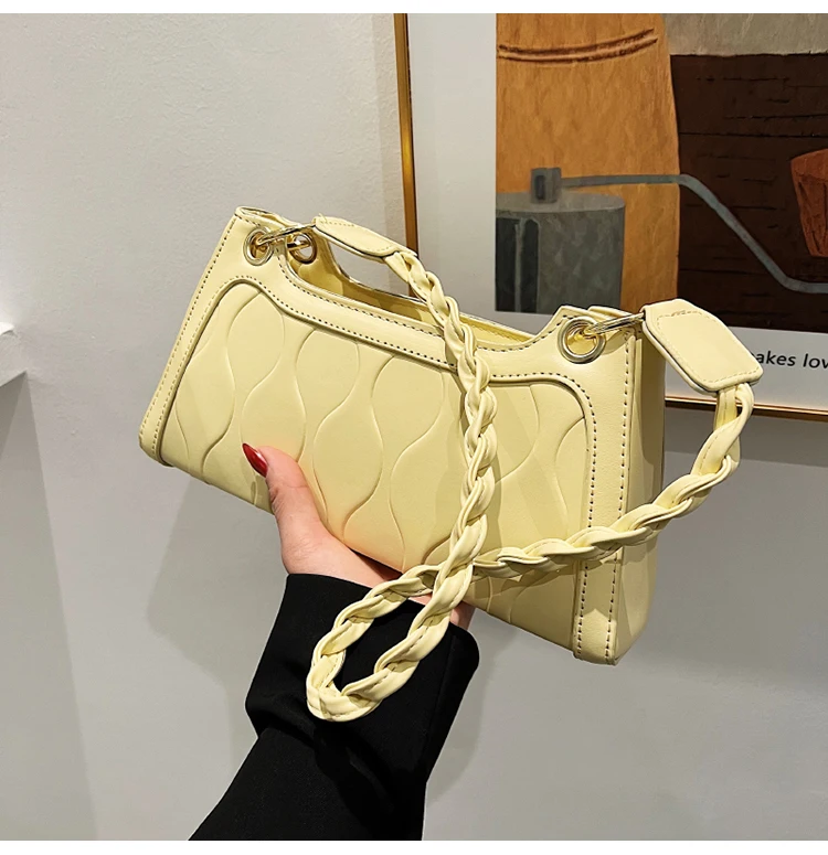Japanese style woman handbag leather big bag luxury handbags female tote bag wholesale ethnic handbags
Japanese style woman handbag leather big bag luxury handbags female tote bag wholesale ethnic handbags