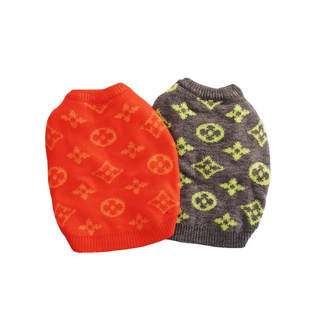 embroidered cute luxury design fashion dog clothes casual popular logo cute pet sweater, Same as pictures
embroidered cute luxury design fashion dog clothes casual popular logo cute pet sweater, Same as pictures