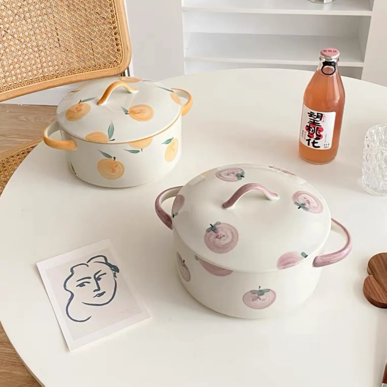 HY Creative Ceramic Noodle Bowl with Lid Hand-painted Soup Pot Double Ear Porcelain Soup tureen with Lid Kitchen Tool
HY Creative Ceramic Noodle Bowl with Lid Hand-painted Soup Pot Double Ear Porcelain Soup tureen with Lid Kitchen Tool