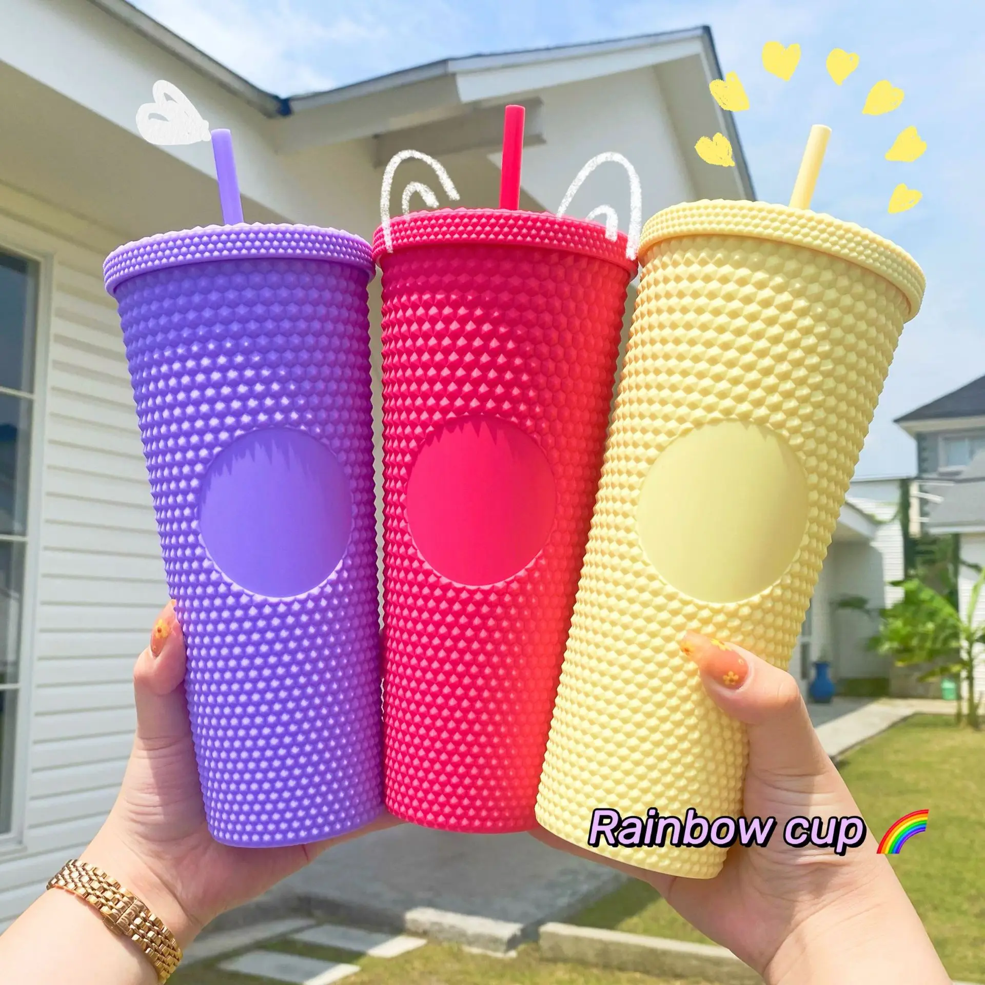 

2023 New Hot Small MOQ DIY Available 24OZ Venti Double Wall Coffee Matte Plastic Bulk Studded Tumbler Grid Pineapple Cup