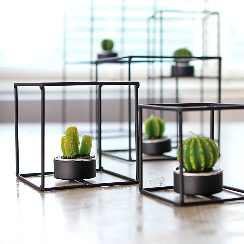 European creative candlestick geometric line bracket candle holder home interior decoration decoration cube props
European creative candlestick geometric line bracket candle holder home interior decoration decoration cube props