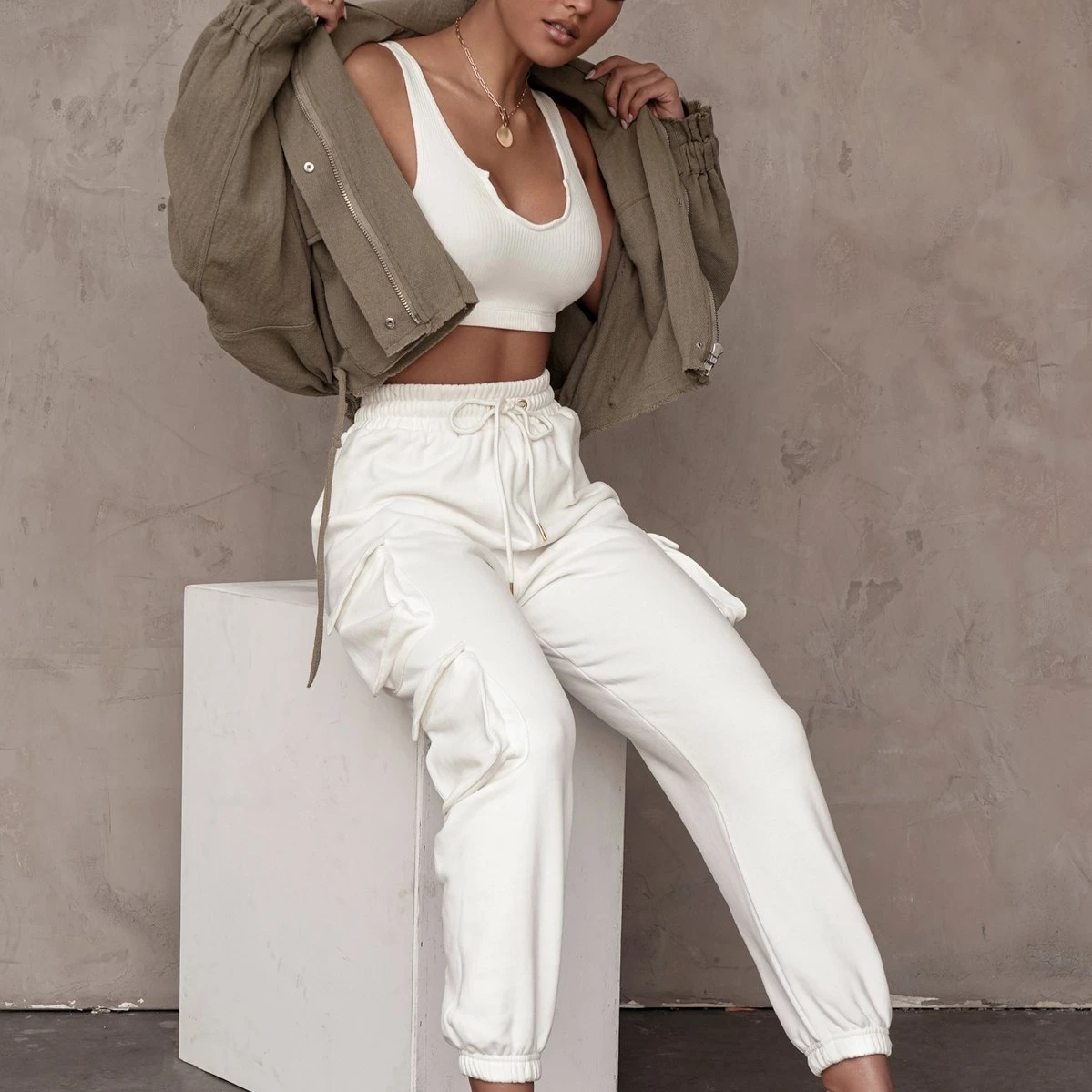 2021 summer unisex cotton crop tops pants tracksuits set jogger two piece outfits for women, Customized colors
2021 summer unisex cotton crop tops pants tracksuits set jogger two piece outfits for women, Customized colors