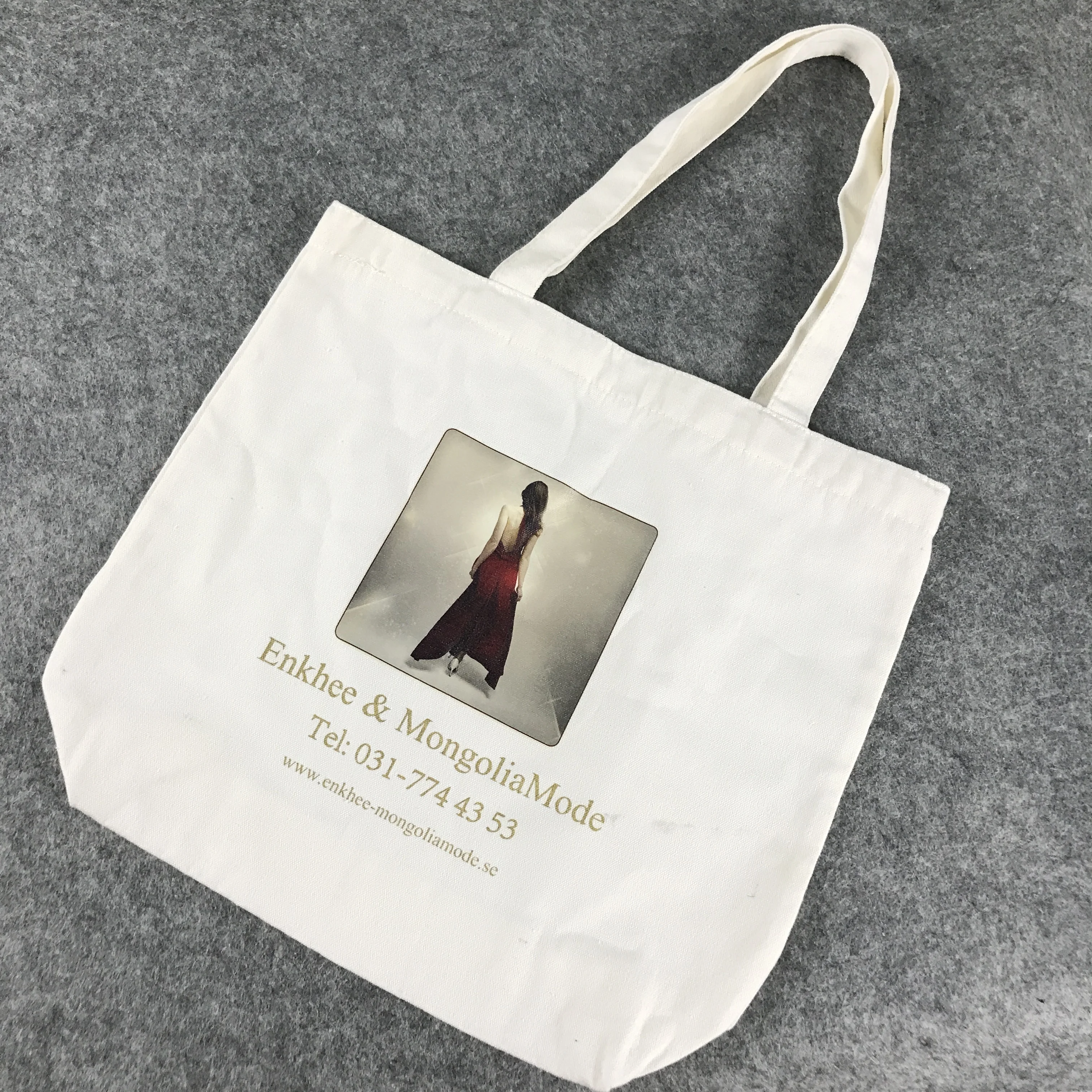 Reusable Natural Cotton Canvas Tote Bag With Customized Printed Logo, Customized color
Reusable Natural Cotton Canvas Tote Bag With Customized Printed Logo, Customized color