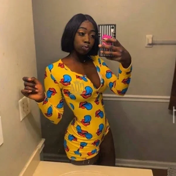 2020 Wholesale pajamas sleep wear weed tongue out onesie sexy adult sexy one piece bodycon onesie for women
2020 Wholesale pajamas sleep wear weed tongue out onesie sexy adult sexy one piece bodycon onesie for women