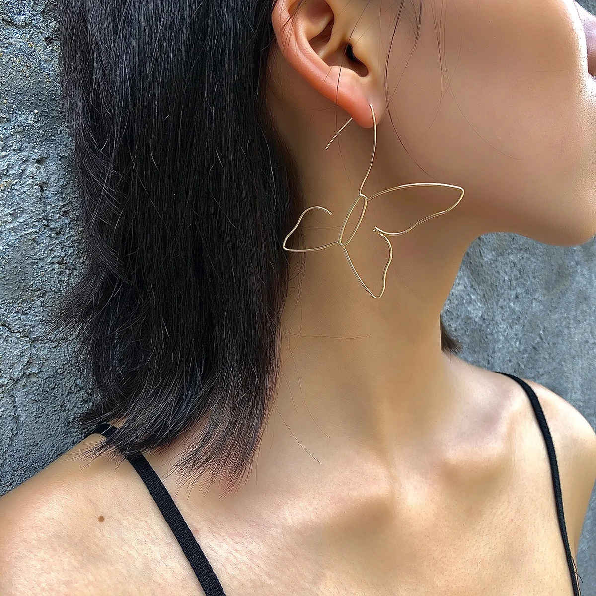 Punk Style Chic Metal Hollow Line Butterfly Stud Earrings for Women Fashion Vintage Party Jewelry Nightclub Accessories, Customized color
Punk Style Chic Metal Hollow Line Butterfly Stud Earrings for Women Fashion Vintage Party Jewelry Nightclub Accessories, Customized color