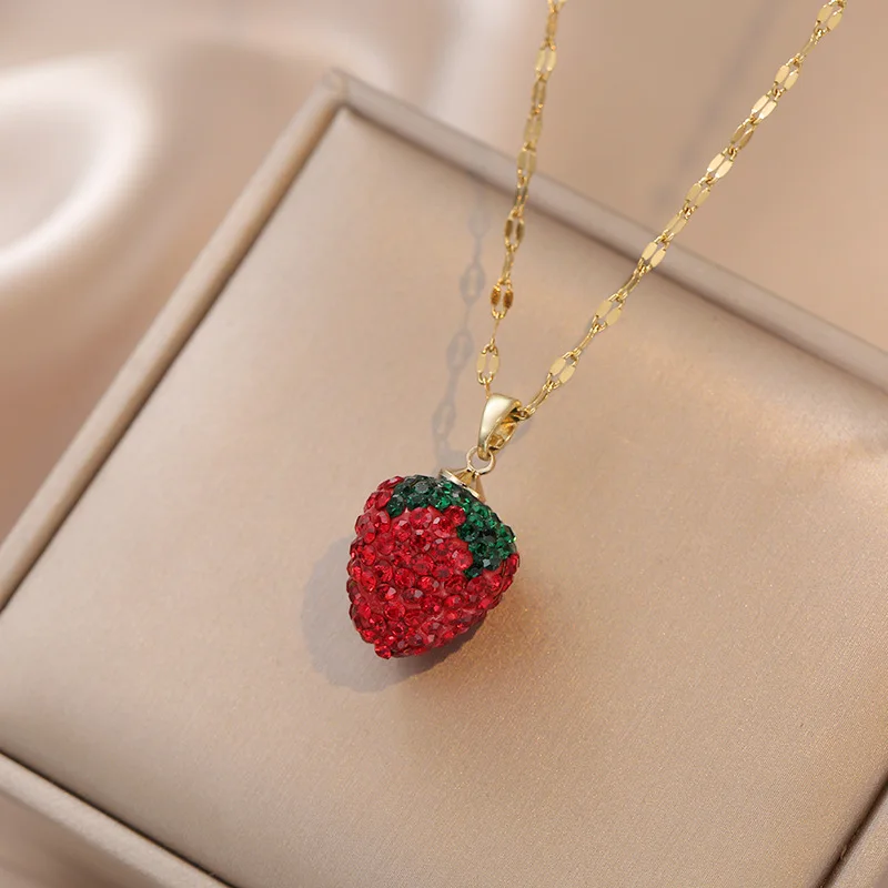 New Cute 18K Gold Plated Strawberry Pendant Necklace Stainless Steel Rhinestone Strawberry Necklaces For Women
New Cute 18K Gold Plated Strawberry Pendant Necklace Stainless Steel Rhinestone Strawberry Necklaces For Women