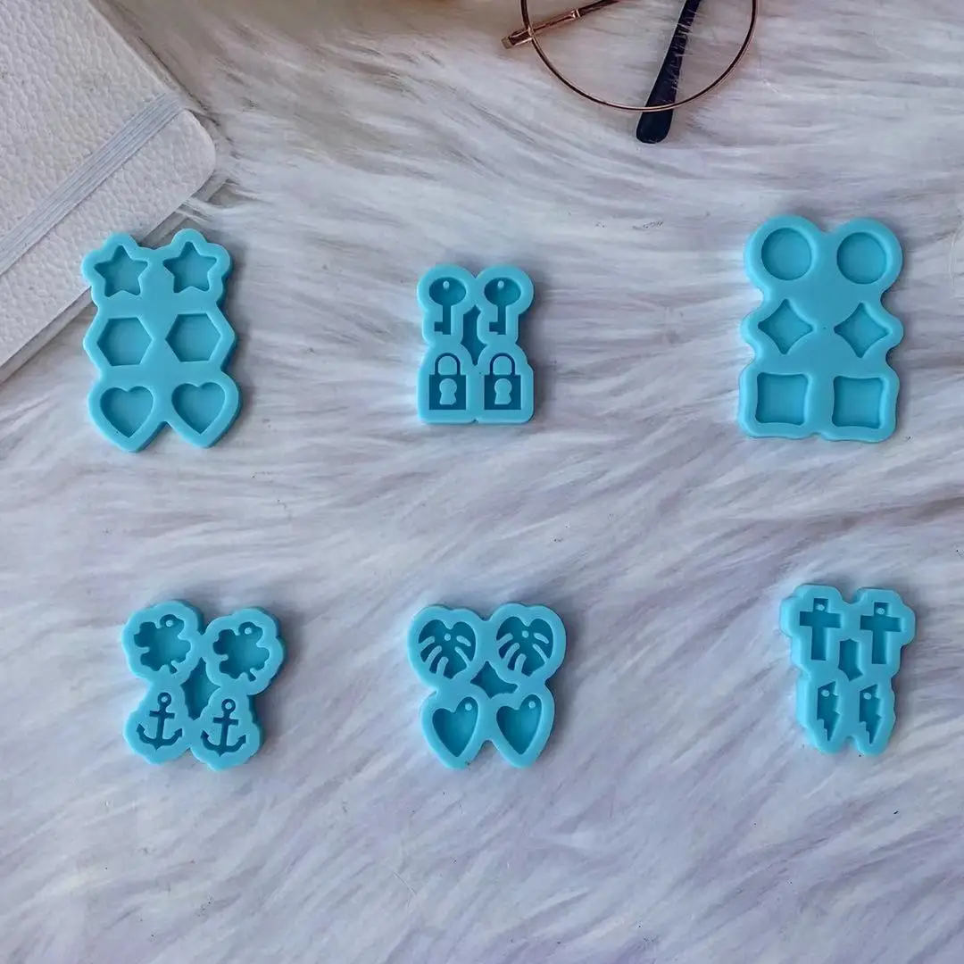 A079 6 styles DIY cute resin mold The cross start heart earrings women decoration silicone resin mold, Stock or customized
A079 6 styles DIY cute resin mold The cross start heart earrings women decoration silicone resin mold, Stock or customized
