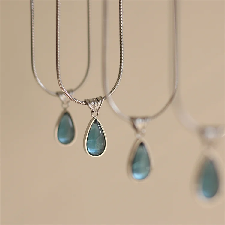 2022 new arrival fashion 18k PVD gold plated stone necklaces water drop crystal pendant necklace
2022 new arrival fashion 18k PVD gold plated stone necklaces water drop crystal pendant necklace