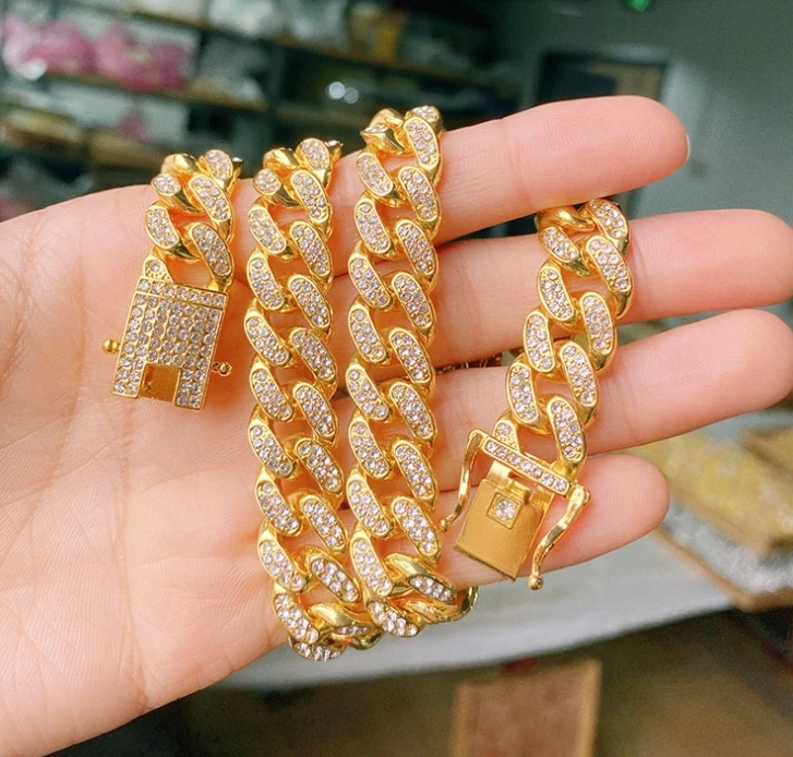 Hip-hop accessories full diamond 13mm Cuban chain jewelry Cuban hip-hop chunky necklace 
Hip-hop accessories full diamond 13mm Cuban chain jewelry Cuban hip-hop chunky necklace