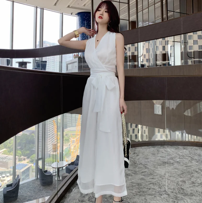 Fashion Women Bodycon Jumpsuit Ladies Casual Two-Piece Suit V-neck Sleeveless Waistband Jumpsuit
Fashion Women Bodycon Jumpsuit Ladies Casual Two-Piece Suit V-neck Sleeveless Waistband Jumpsuit