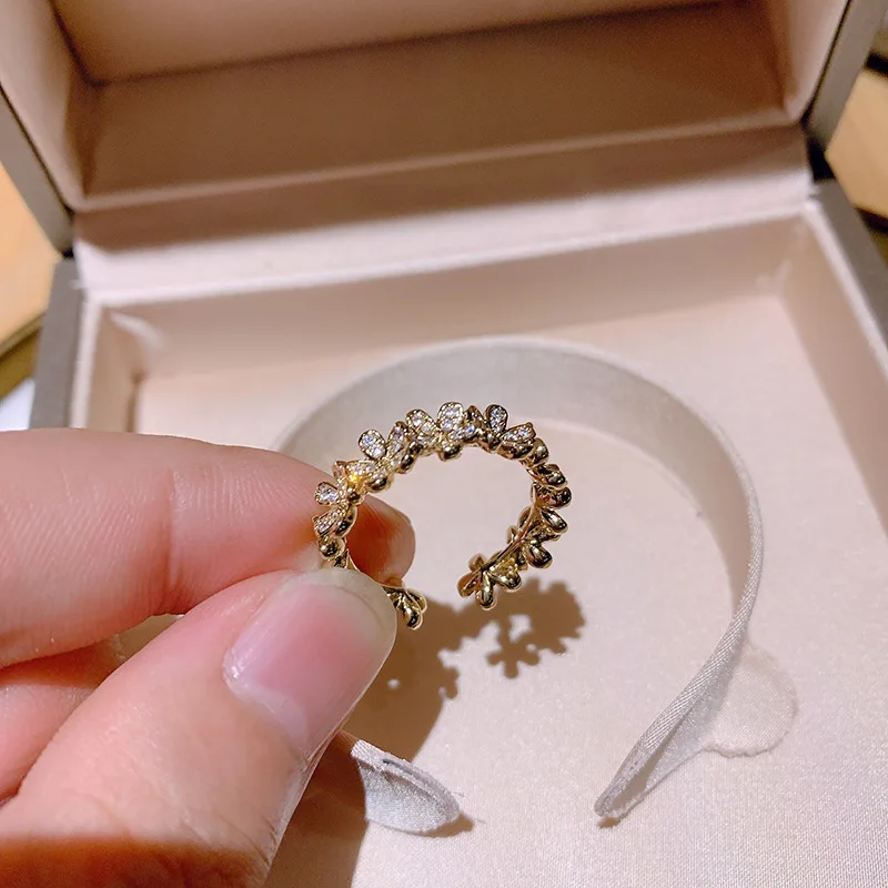 Brass Real 18K Gold Adjustable Zircon Flower Bloom Rings Crystal CZ Flower Open Rings, As picture
Brass Real 18K Gold Adjustable Zircon Flower Bloom Rings Crystal CZ Flower Open Rings, As picture