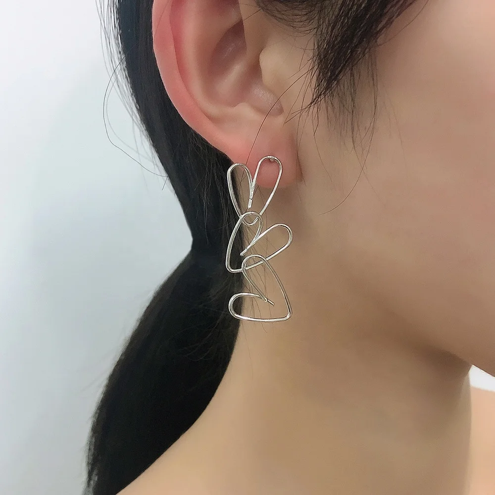 Kaimei 2021 new style earrings women's simple high-end earrings hollow love asymmetric geometric silver heart shaped earrings, Many colors fyi
Kaimei 2021 new style earrings women's simple high-end earrings hollow love asymmetric geometric silver heart shaped earrings, Many colors fyi
