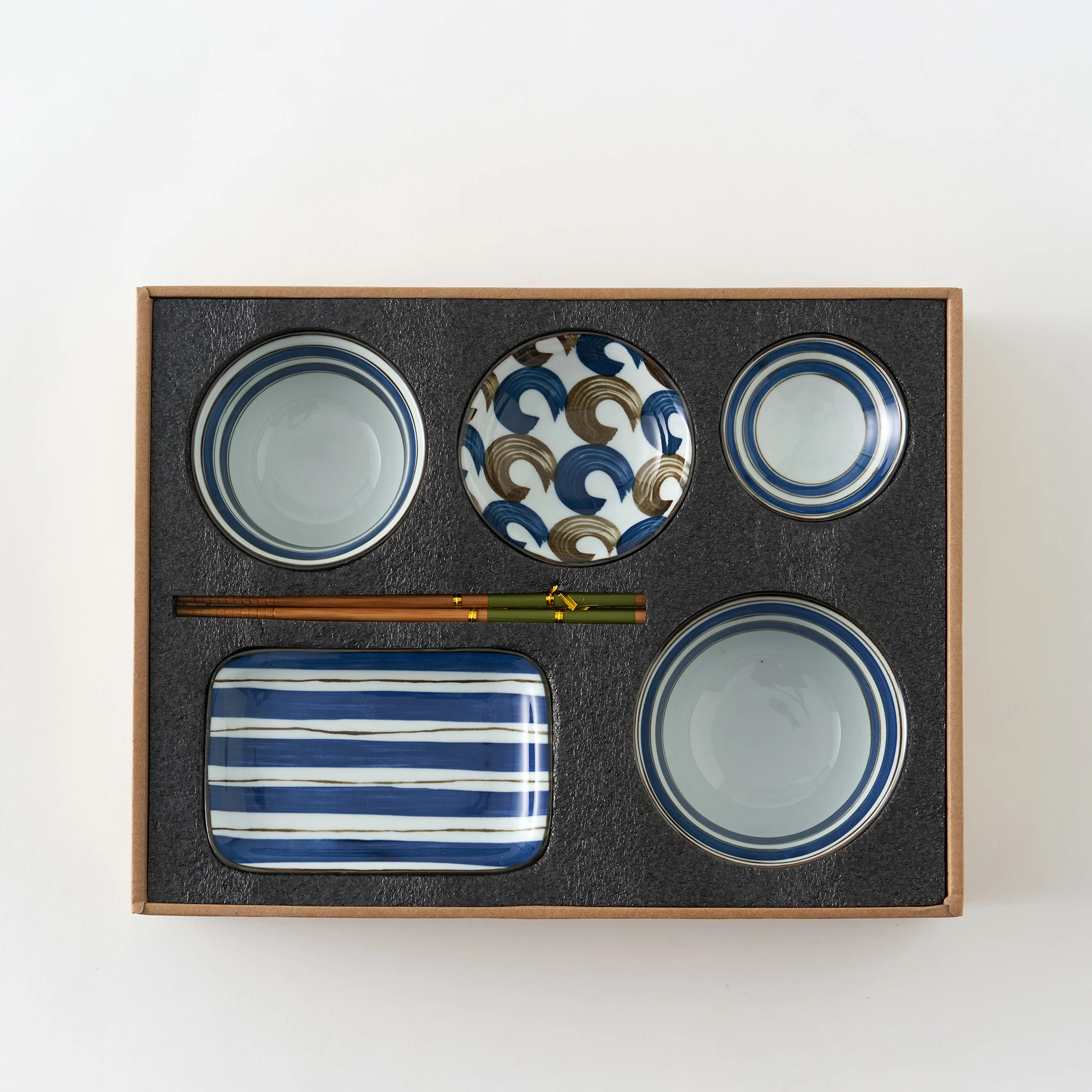 Japanese Retro Bowl and Dish Chopsticks Combo Gift Box for Creative Household Sets 1833, Blue
Japanese Retro Bowl and Dish Chopsticks Combo Gift Box for Creative Household Sets 1833, Blue