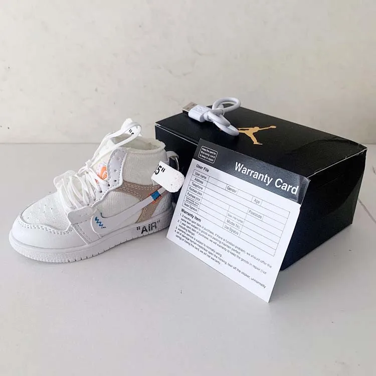 New High Quality portable 8000mah battery charger Shoe keychain Power Bank with box For iPhone and Android, Black white or custom
New High Quality portable 8000mah battery charger Shoe keychain Power Bank with box For iPhone and Android, Black white or custom