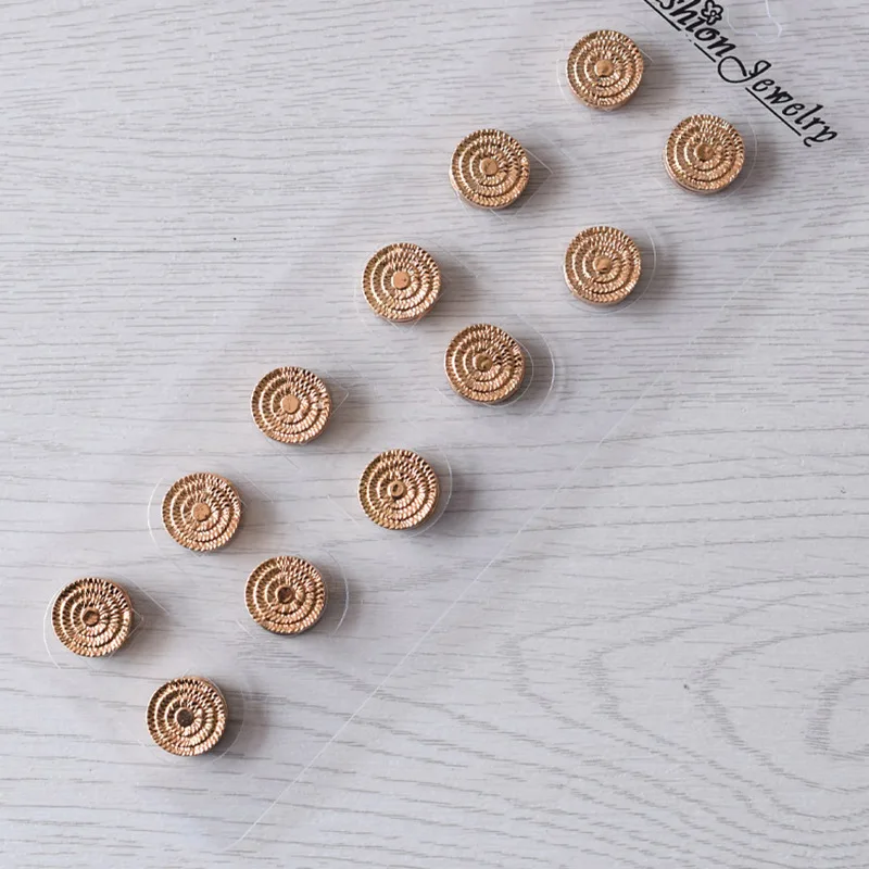 Manufacturers supply strong magnet Muslim women's yarn silk scarf brooch pin shawl buckle corsage headdress
Manufacturers supply strong magnet Muslim women's yarn silk scarf brooch pin shawl buckle corsage headdress