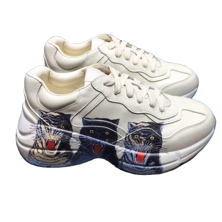 2021 designer high quality leather upper men's sports shoes women's shoes designer sports shoe box size 35-46
2021 designer high quality leather upper men's sports shoes women's shoes designer sports shoe box size 35-46