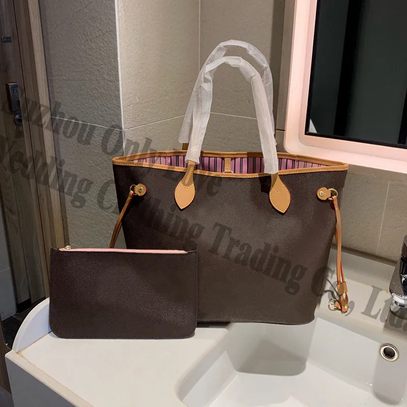 Women handbags tote bag Famous Luxury Brand Woman hand bags with purse two set Size 33*29*17cm
Women handbags tote bag Famous Luxury Brand Woman hand bags with purse two set Size 33*29*17cm