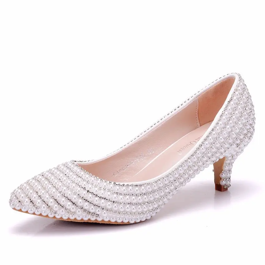 Dropshipping 5CM Ladies Wedding Shoes White Beaded Chain Low Heel Pointed Shallow Mouth Bridal Shoes
Dropshipping 5CM Ladies Wedding Shoes White Beaded Chain Low Heel Pointed Shallow Mouth Bridal Shoes