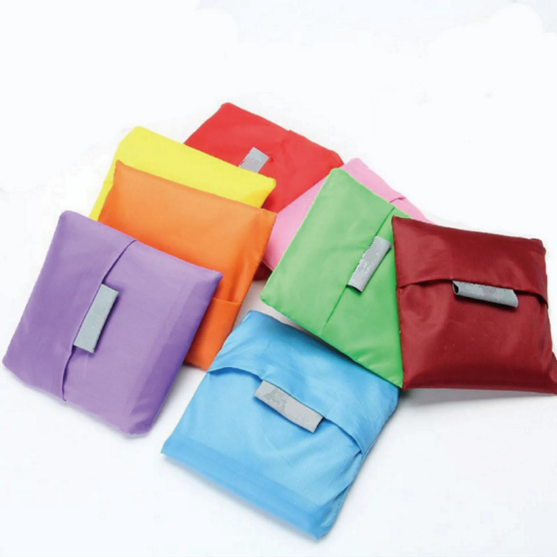 Wholesale Portable Waterproof Polyester Grocery Bag Reusable Foldable Shopping Tote Bag with Custom Printed Logo, As show
Wholesale Portable Waterproof Polyester Grocery Bag Reusable Foldable Shopping Tote Bag with Custom Printed Logo, As show