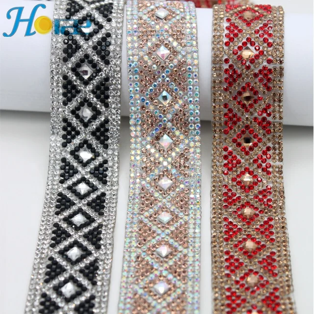 Popular high quality crystal rhinestone lace trim hotfix rhinestone chain for decoration
Popular high quality crystal rhinestone lace trim hotfix rhinestone chain for decoration