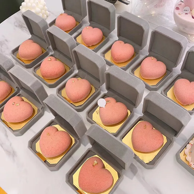Wholesale new style valentine's day gift popular mini cake box ring gift box wedding party luxury paper pink jewelry box
Wholesale new style valentine's day gift popular mini cake box ring gift box wedding party luxury paper pink jewelry box
