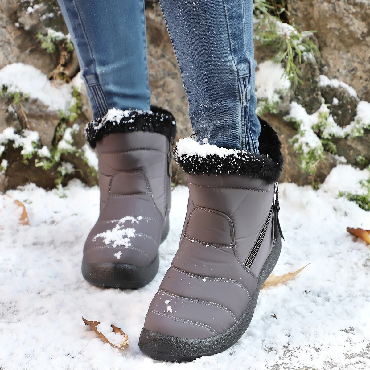 New warm snow boots women plus velvet waterproof cotton shoes high-top waterproof warm women's boots
New warm snow boots women plus velvet waterproof cotton shoes high-top waterproof warm women's boots