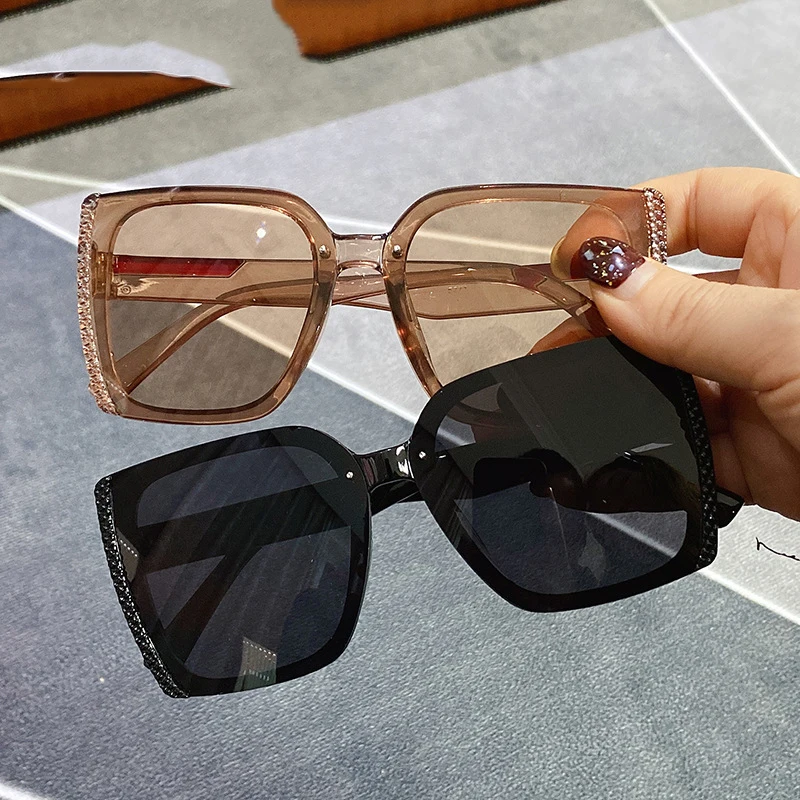 Fashion Luxury Diamond Frame PC Big Frame Sun Glasses Popular Square Big Oversized Shape Sunglasses For Women
Fashion Luxury Diamond Frame PC Big Frame Sun Glasses Popular Square Big Oversized Shape Sunglasses For Women