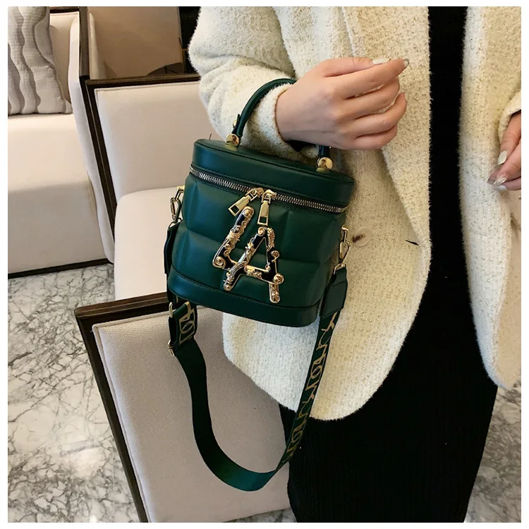 Brand Designer Ladies Cross body Purses Luxury New Style Purse and Handbags For Women 2021, Customizable
Brand Designer Ladies Cross body Purses Luxury New Style Purse and Handbags For Women 2021, Customizable