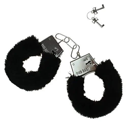 Наручники с мехом Ultra Fluffy Furry купить со скидкой в секс шопе  Фетиш и BDSM  Наручники, фиксаторы, кандалы