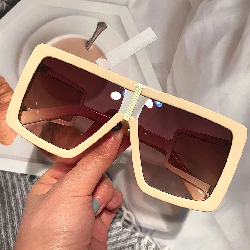 2022 New Luxury Brand One Piece Sunglasses For Women Vintage Square Oversized Gradient Sun Glasses Men Wide Leg Beige Shades
2022 New Luxury Brand One Piece Sunglasses For Women Vintage Square Oversized Gradient Sun Glasses Men Wide Leg Beige Shades