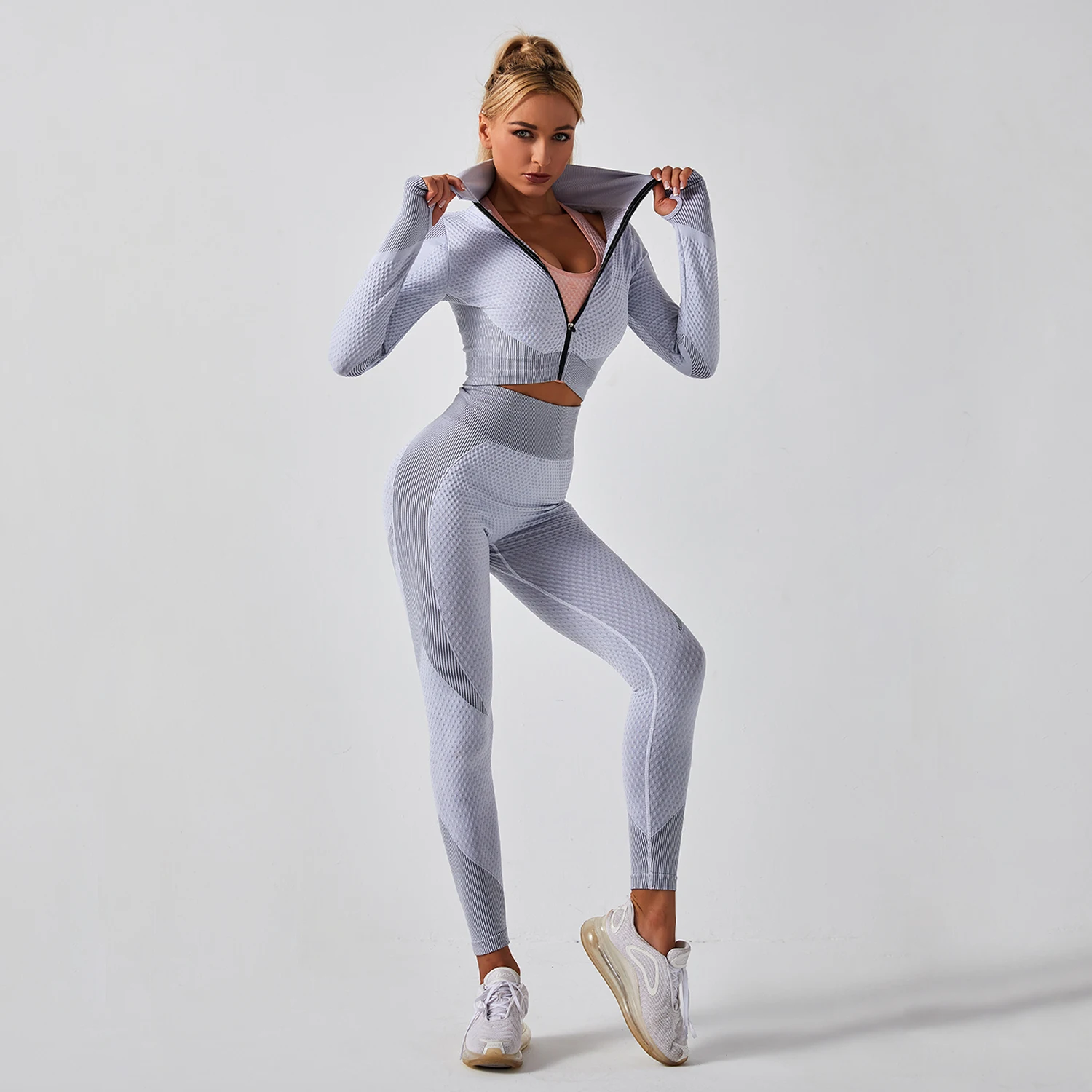 New Products Women 3PCS Sportswear Gym Set Seamless Yoga Suit Zip Long Sleeve Fitness Workout Set, Different color available
New Products Women 3PCS Sportswear Gym Set Seamless Yoga Suit Zip Long Sleeve Fitness Workout Set, Different color available