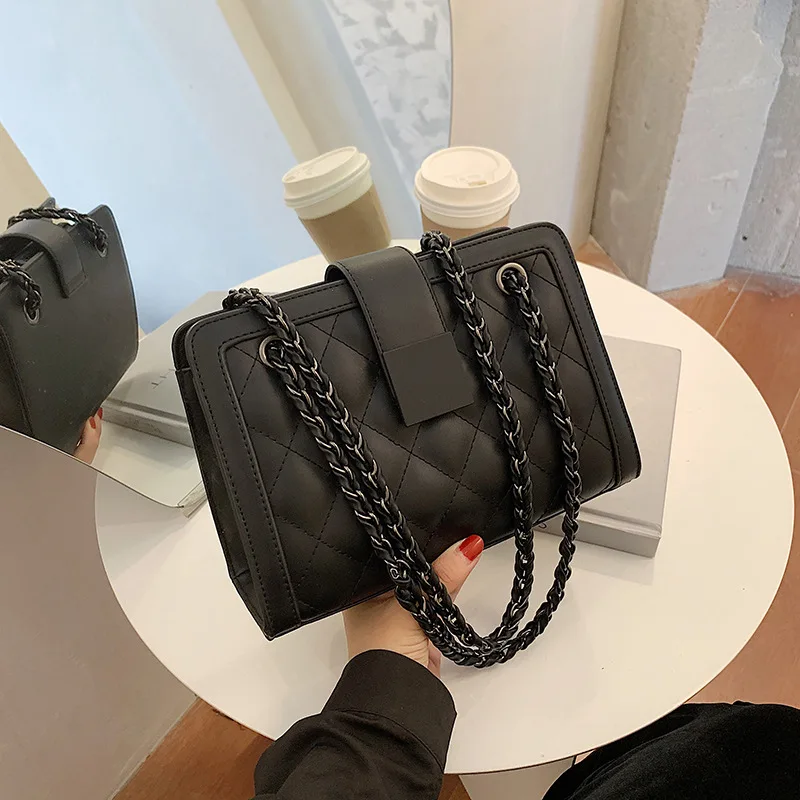 Wholesale square black handbags for women's branded crossbody hand bags ladies luxury shoulder strap bag
Wholesale square black handbags for women's branded crossbody hand bags ladies luxury shoulder strap bag