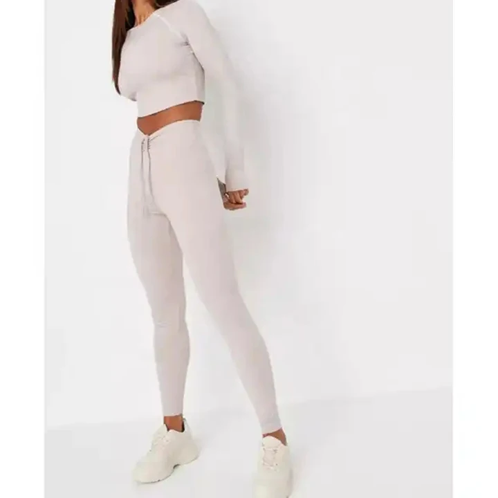 2024 Womens activewear set workout gym sports wear long sleeve cropped yoga top and leggings set
2024 Womens activewear set workout gym sports wear long sleeve cropped yoga top and leggings set