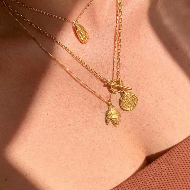 Vintage Retro 18K Gold Plated Ot Buckle Coin Pendant Necklace European Minimal Initial Letter Coin Pendant Necklace Women
Vintage Retro 18K Gold Plated Ot Buckle Coin Pendant Necklace European Minimal Initial Letter Coin Pendant Necklace Women
