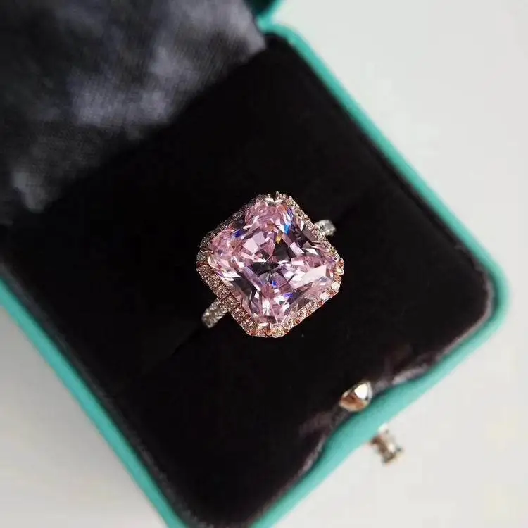 Jialin Jewelry 2020 new style arrives sparkles shine iced out 5CT pink diamond woman engagement ring
Jialin Jewelry 2020 new style arrives sparkles shine iced out 5CT pink diamond woman engagement ring